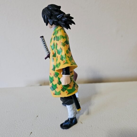 Demon Slayer Giyuu Collectible Figure - Picture 5 of 8